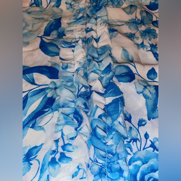 Cupcakes and Cashmere Brand Ladies Floral & Ruffled Blouse in Blue & White SZ LG - Picture 5 of 5